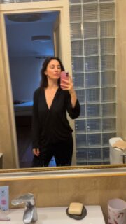 დილის რიტუალი კორტიზოლის დასაწევად და ენერგიული დღის დასაწყებად ✨
☀️ ცივი შხაპი
☀️ დღის სინათლე
☀️ ფეხების კედელზე აწევა
☀️ სუნთქვითი მედიტაცია
☀️ თბილი წყალი
☀️ დაბალანსებული საუზმე
ეს პატარა ნაბიჯები დიდ გავლენას ახდენს ნერვულ სისტემაზე, ენერგიაზე და განწყობაზე მთელი დღის განმავლობაში.
გაუზიარეთ ეს ვიდეო მათ, ვისაც ფიქრობთ, რომ სჭირდება დილით ჯანსაღი რუტინის შექმნა 💛
#დილისრუტინა #ჯანსაღიჩვევები #კორტიზოლი #ენერგიულიდღე #თვითზრუნვა ნერვულისისტემა